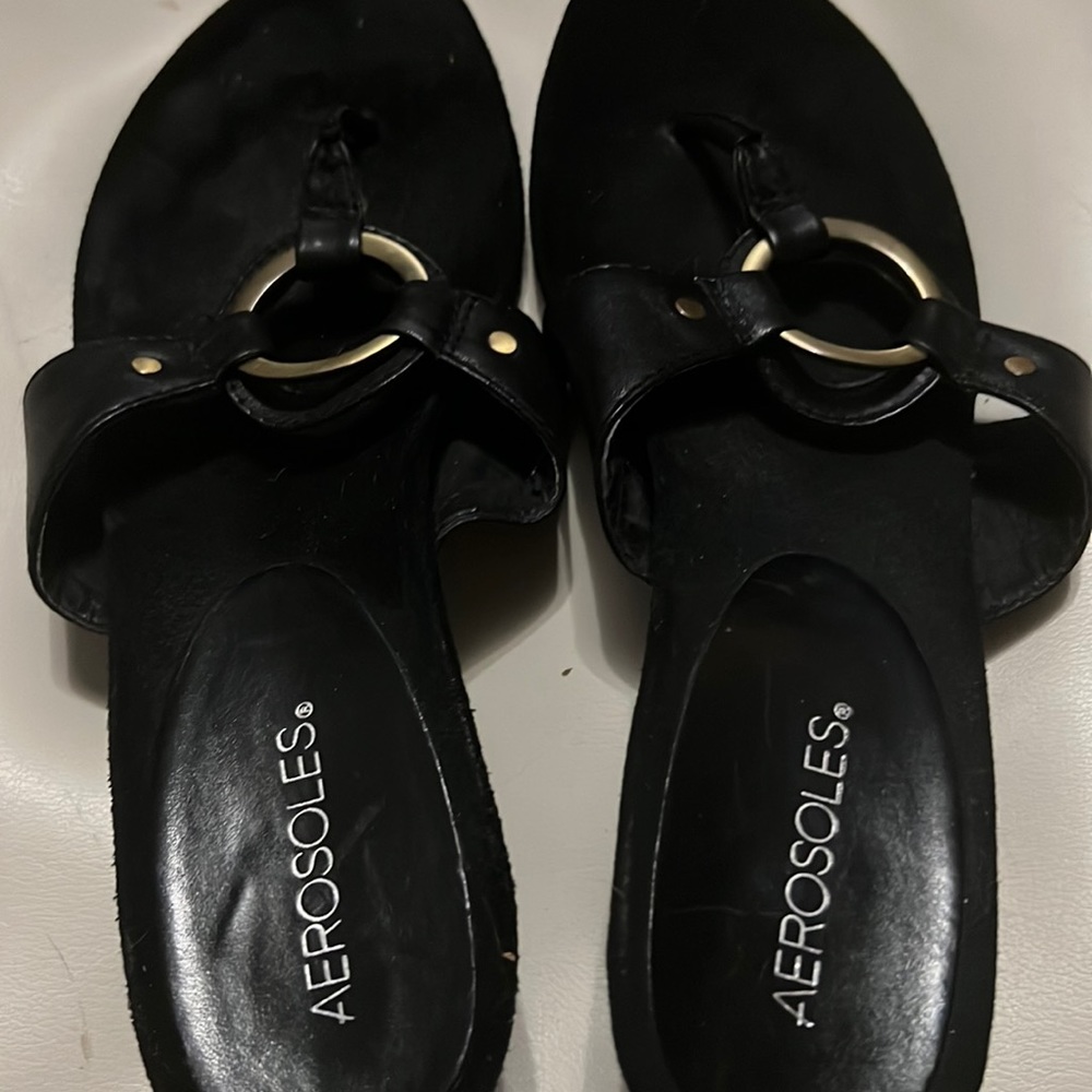 Aerosols dress shoe with 1inch heal .